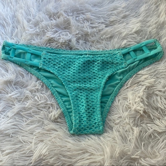 ♥️ Volcom Love & Haight Retro Bikini Bottom - Picture 2 of 6